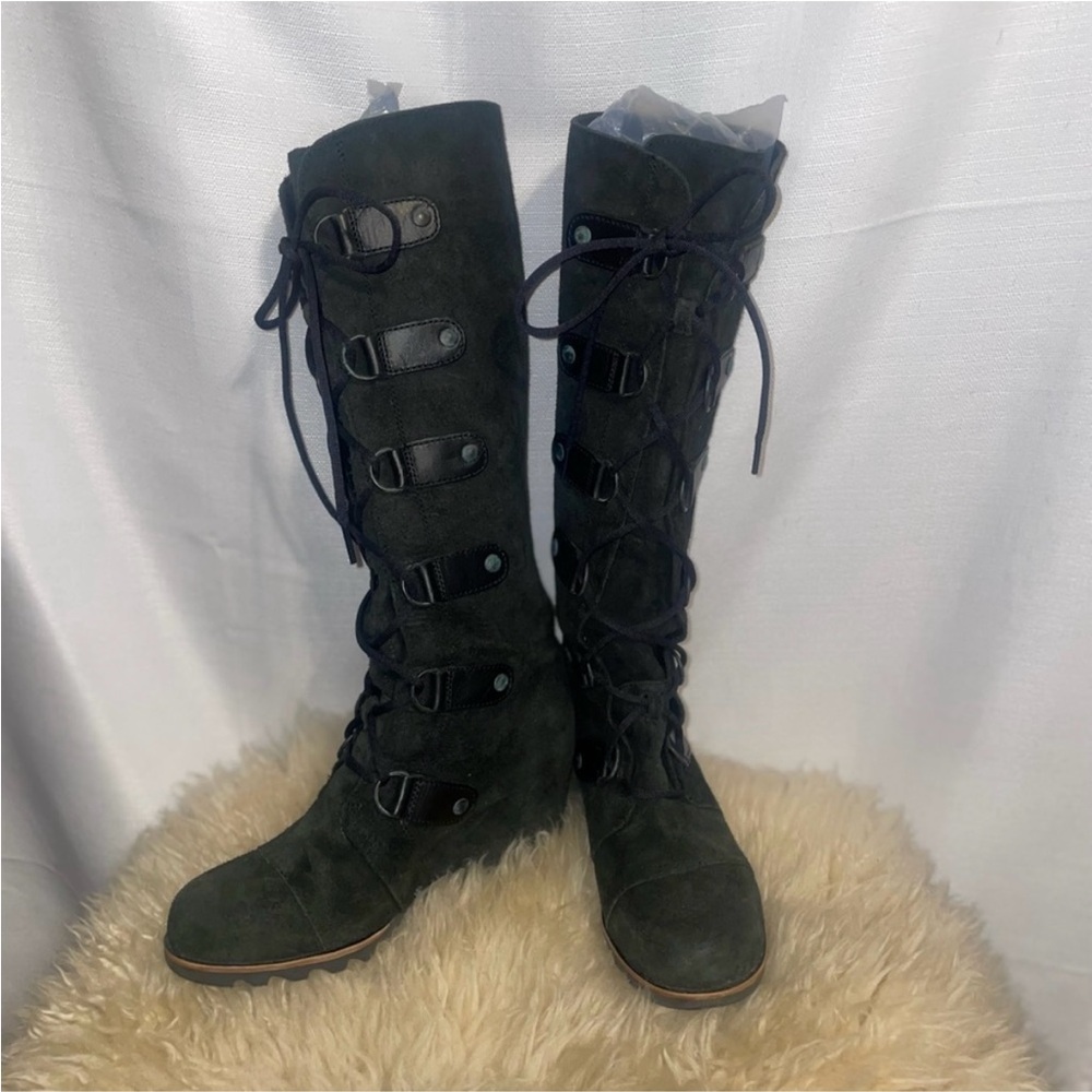 Sorel tall wedge boots size 8